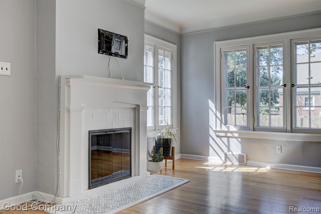 934 Lockwood Road, Royal Oak, MI 48067 — Photo 9