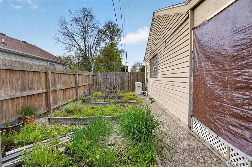 1352 Georgia Avenue, Marysville, MI 48040 — Photo 62
