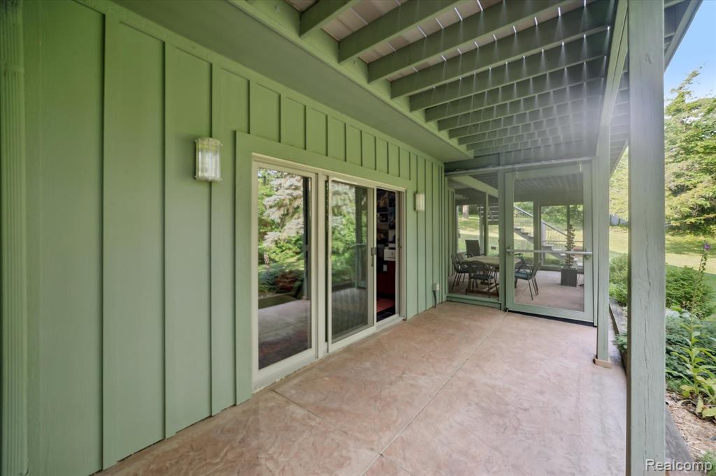 2172 Anns Way, Ann Arbor, MI 48105 — Photo 45