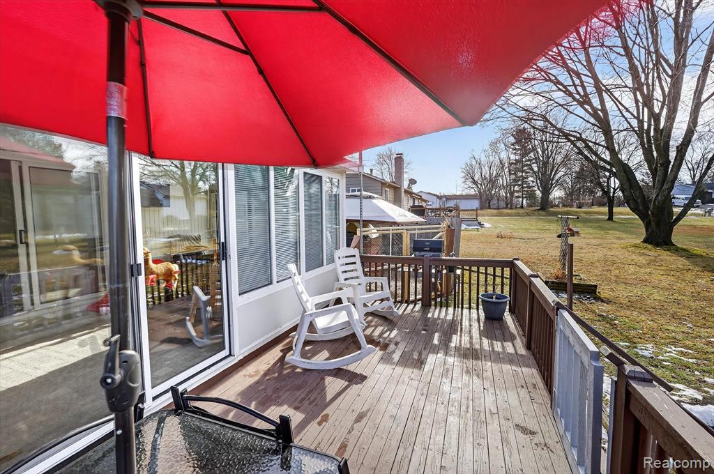 516 Sunnyslope Drive, Flushing, MI 48433 — Photo 16
