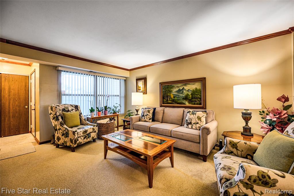 61051 Greenwood Drive, South Lyon, MI 48178 — Photo 9