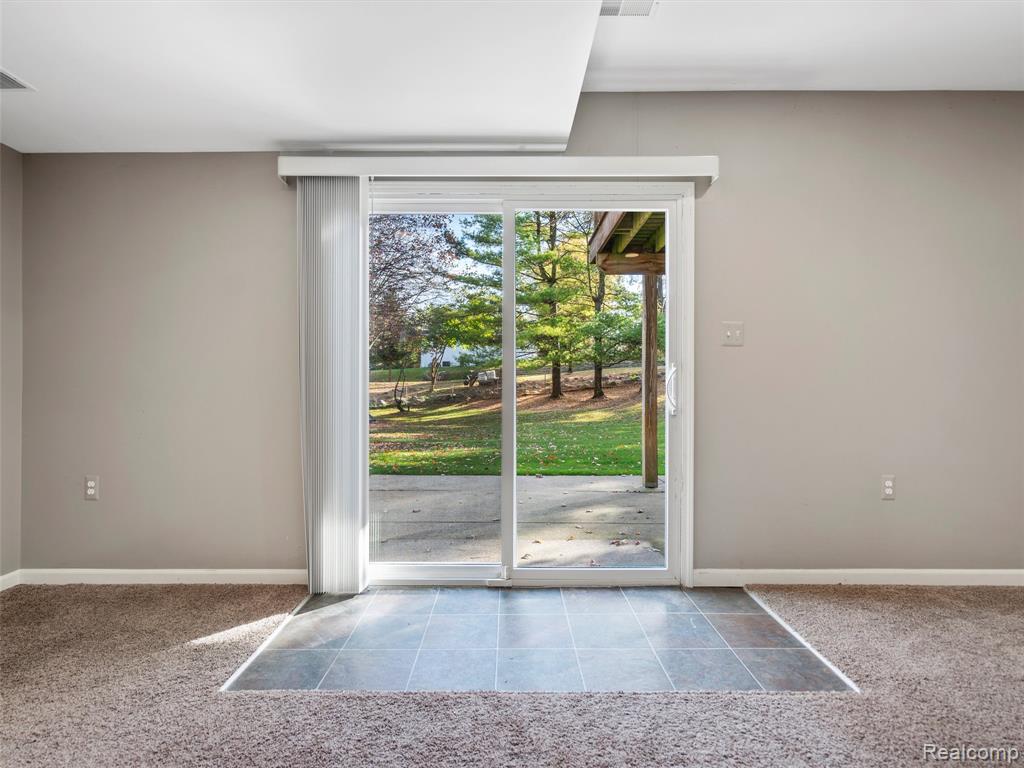 987 FAIRLEDGE Street, Lake Orion, MI 48362 — Photo 26