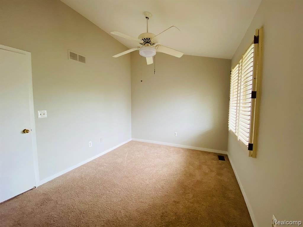 4038 Foxpointe Drive, West Bloomfield, MI 48323 — Photo 16