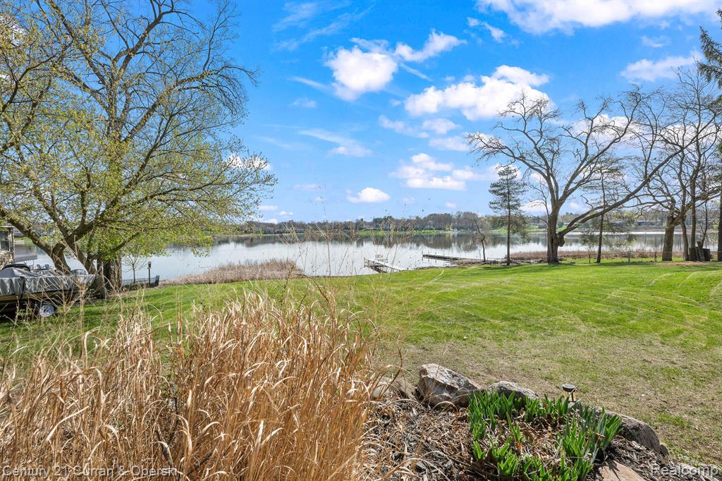 417 CHICAGO Drive, Howell, MI 48843 — Photo 4