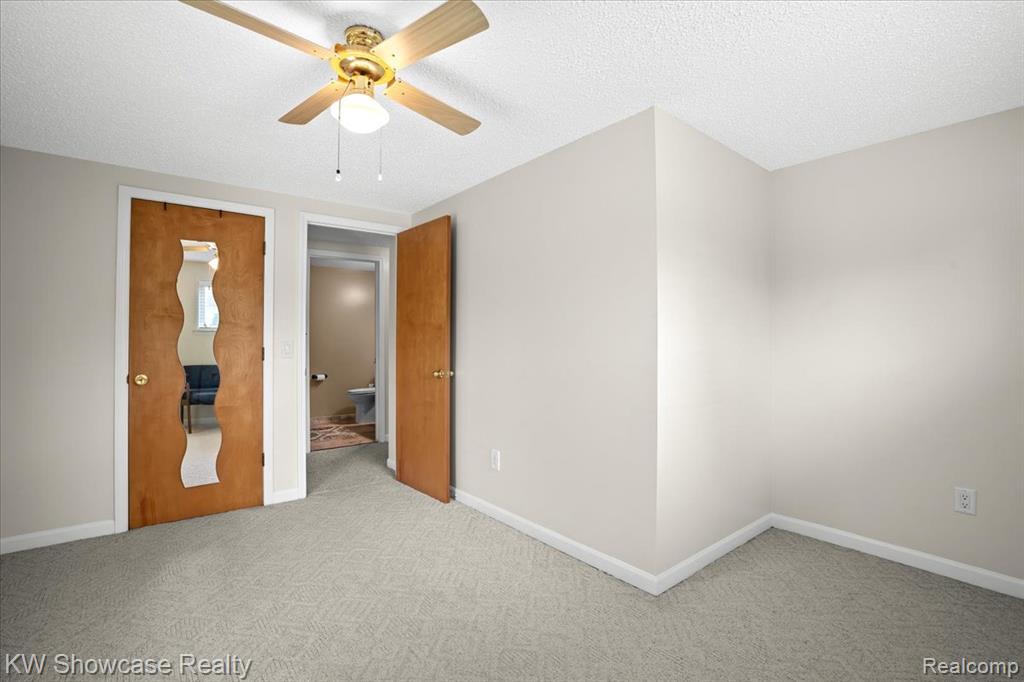 5865 Crescent Road, Waterford, MI 48327 — Photo 25