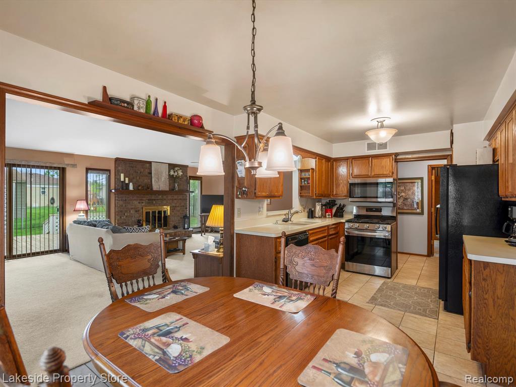 46710 GADWALL Drive, Macomb, MI 48044 — Photo 18