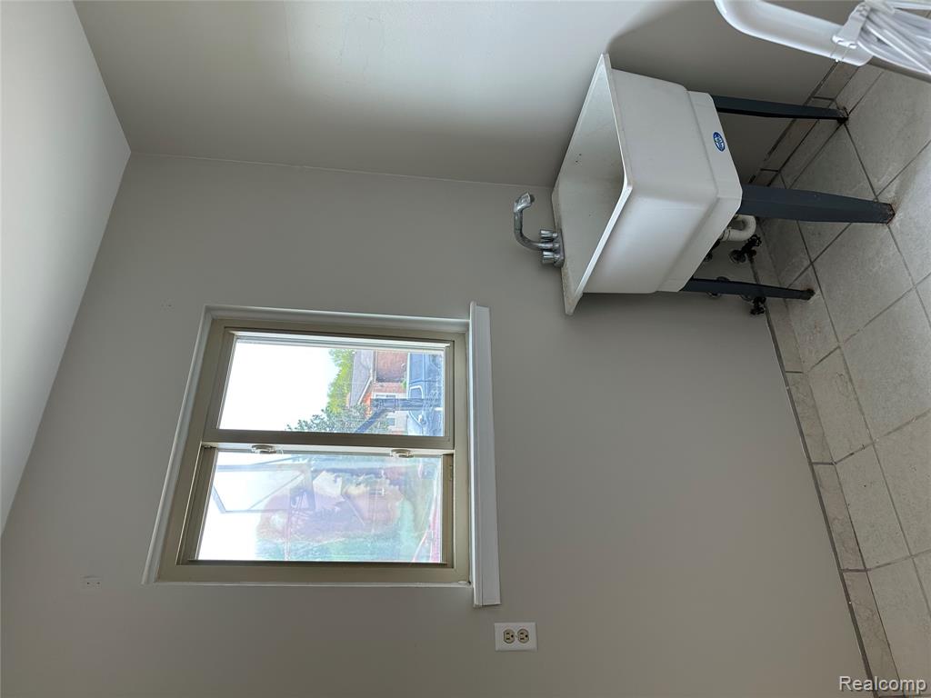 5565 Kebbe Drive, Sterling Heights, MI 48310 — Photo 19