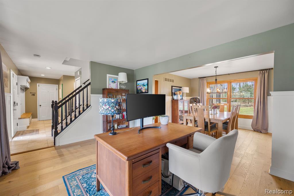 9043 Woods Edge Drive, Commerce Twp, MI 48382 — Photo 8