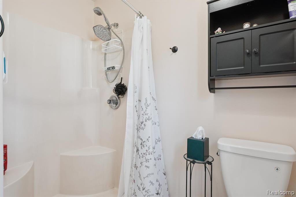 6358 Windham Place, Grand Blanc, MI 48439 — Photo 29