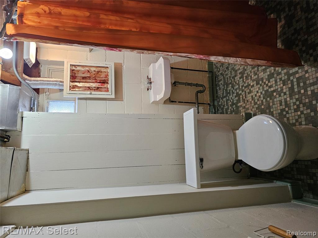 514 McClellan W, Flint, MI 48505 — Photo 16