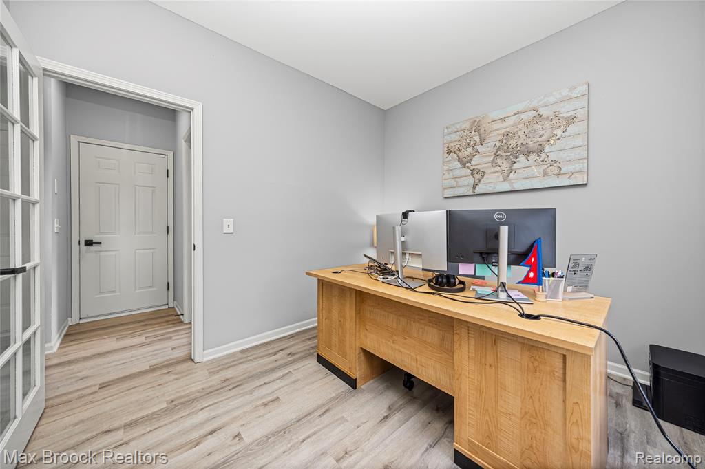 47078 Bing Drive, Canton, MI 48187 — Photo 32