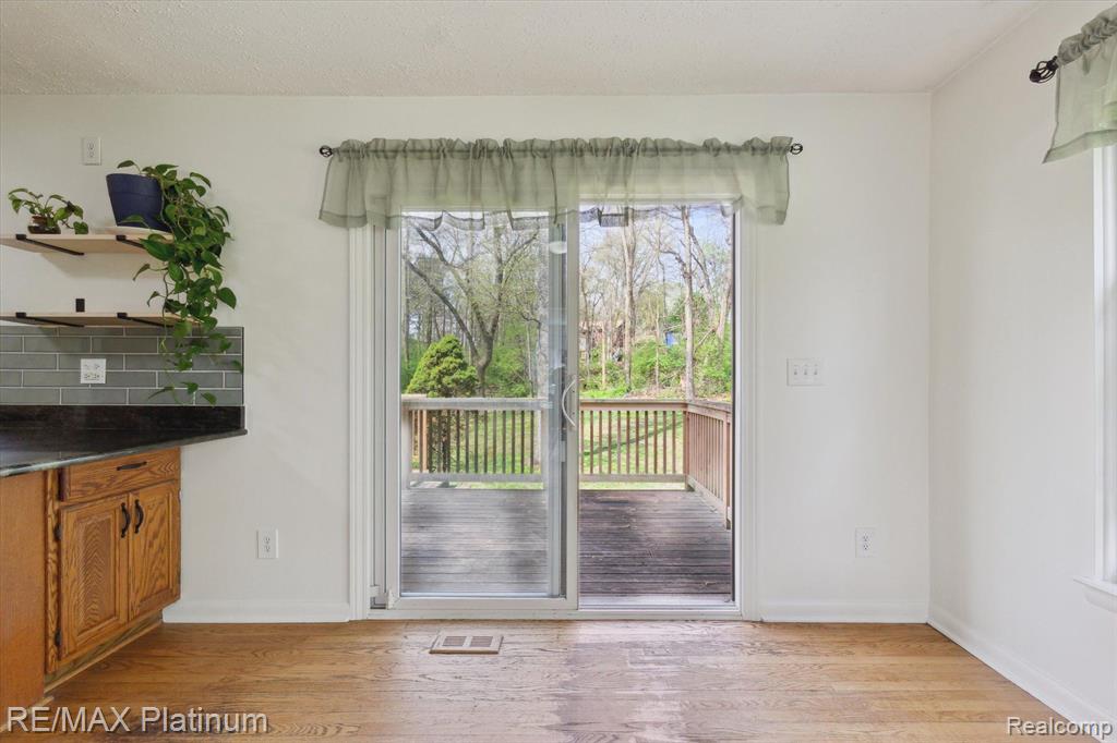 5440 BRADFORD Circle, Brighton, MI 48114 — Photo 10