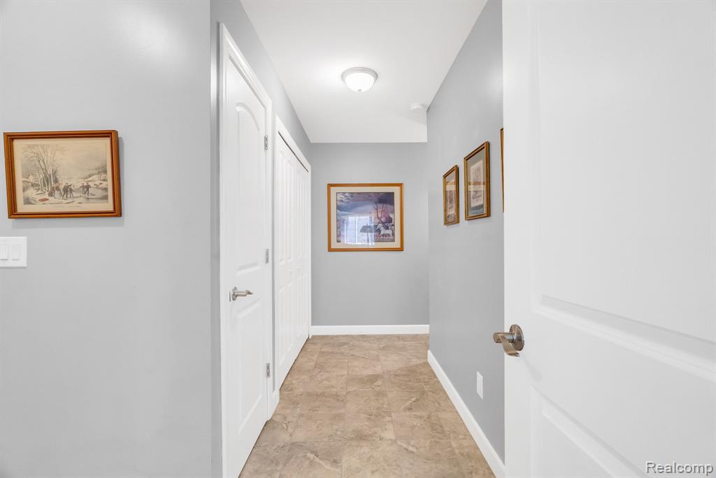 2610 Strawberry Lane, Port Huron, MI 48060 — Photo 37