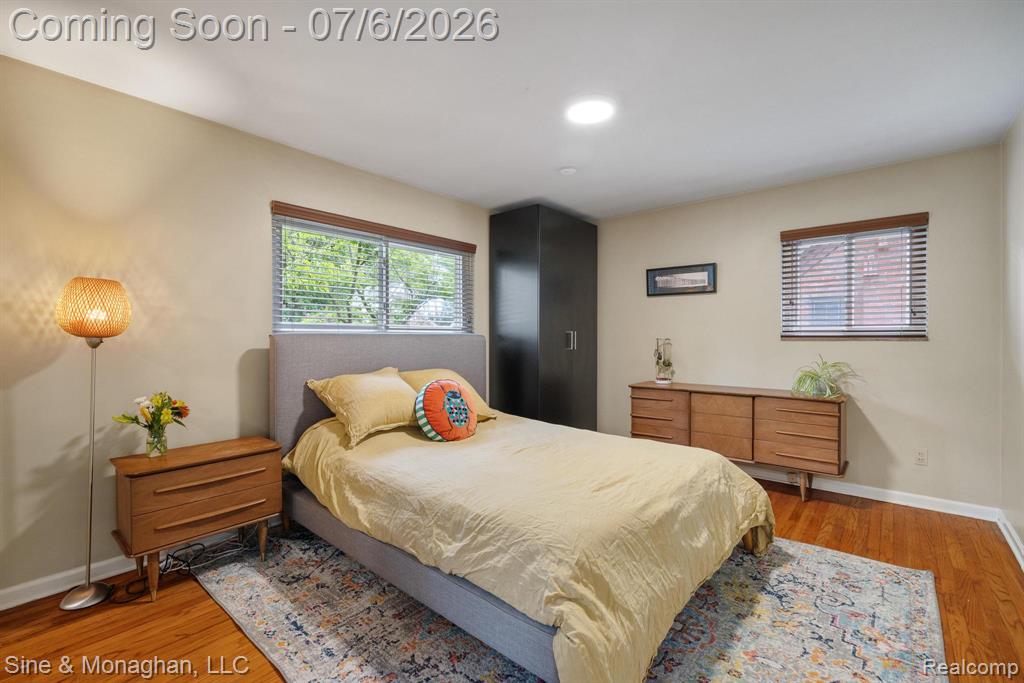 977 ROSLYN Road, Grosse Pointe Woods, MI 48236 — Photo 23