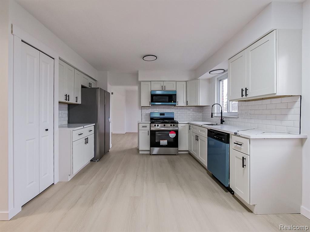 42484 MAJESTIC, Canton, MI 48188 — Photo 8