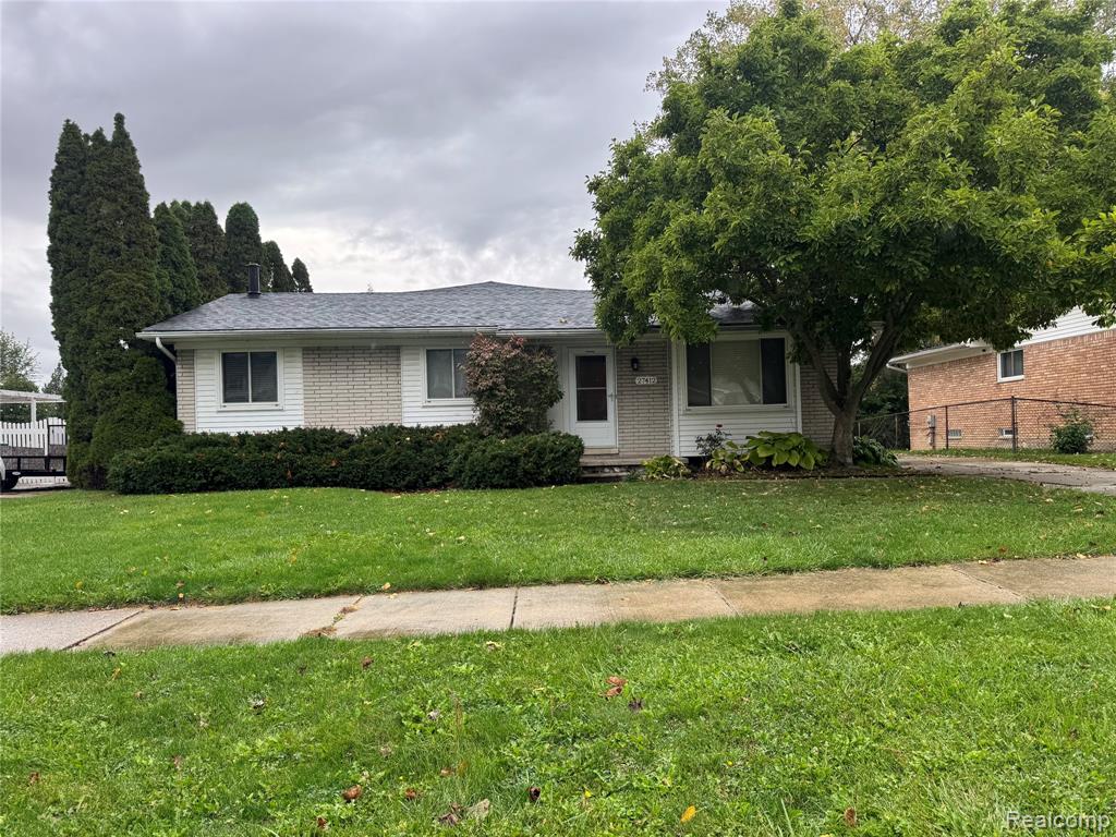 27412 Wyatt Avenue, Brownstown, MI 48183
