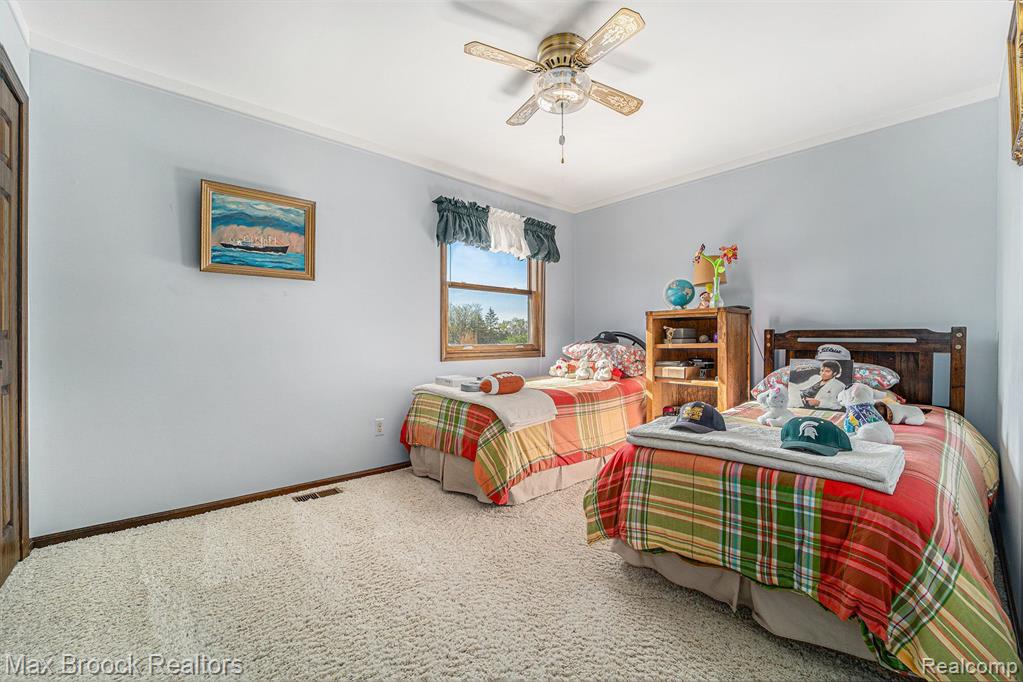 5242 CARDINAL Drive, Troy, MI 48098 — Photo 16