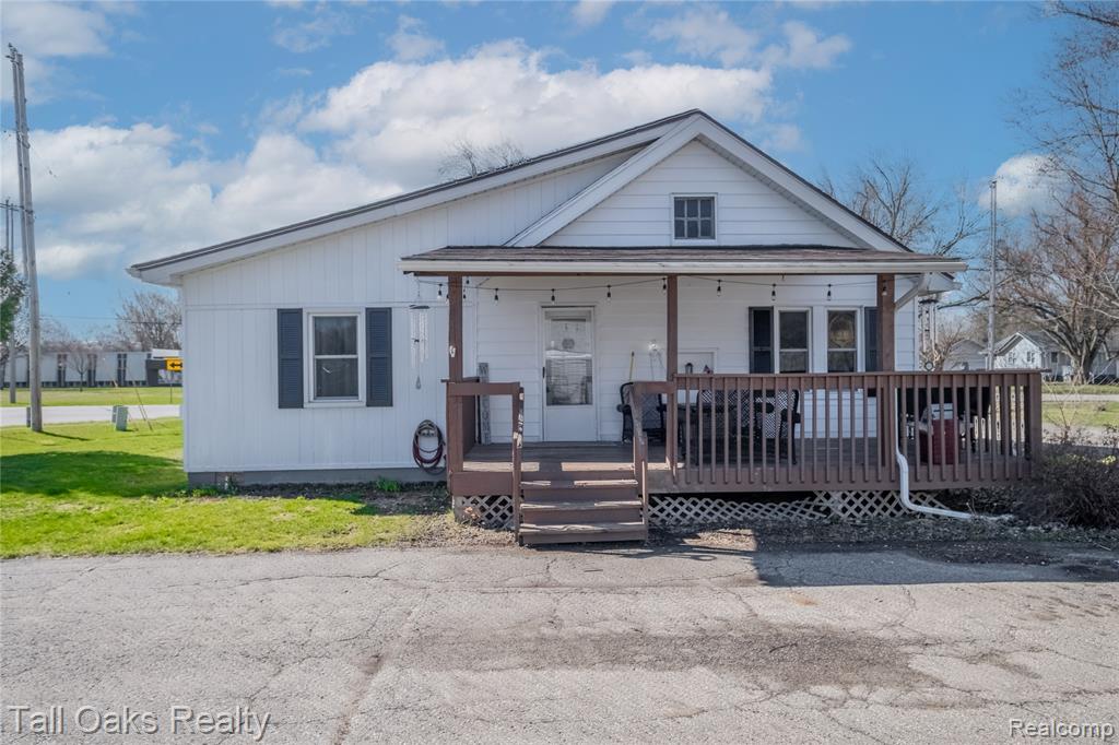 6123 Lapeer Road, Burton, MI 48509 — Photo 5