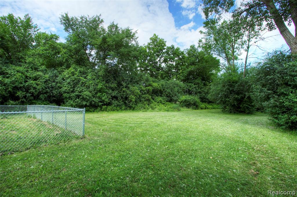 1906 Banner Road, Saginaw, MI 48601 — Photo 34