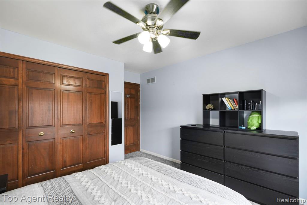 445 LEXINGTON Drive, Rochester Hills, MI 48307 — Photo 24