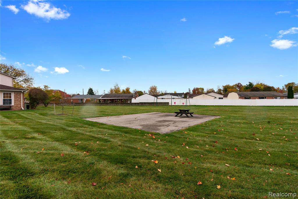 28394 Brookfield Court, Brownstown, MI 48183 — Photo 20