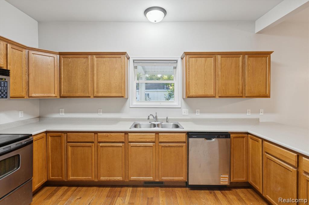 516 N Granger Street, Saginaw, MI 48602 — Photo 9