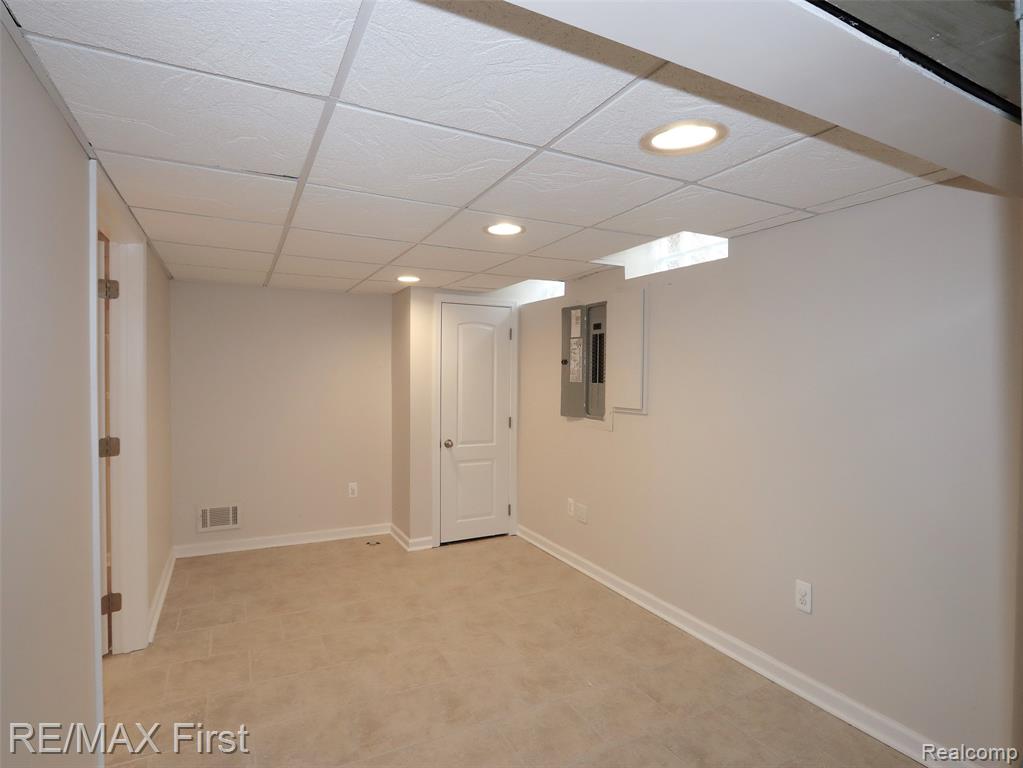 42429 Royal Lane, Clinton Twp, MI 48038 — Photo 30