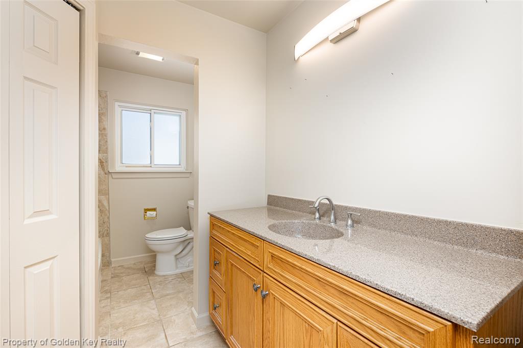 6951 Apache Trail, Westland, MI — Photo 5