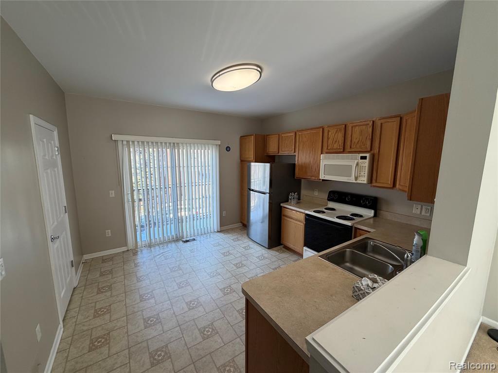 44745 ELLERY Lane, Novi, MI — Photo 9