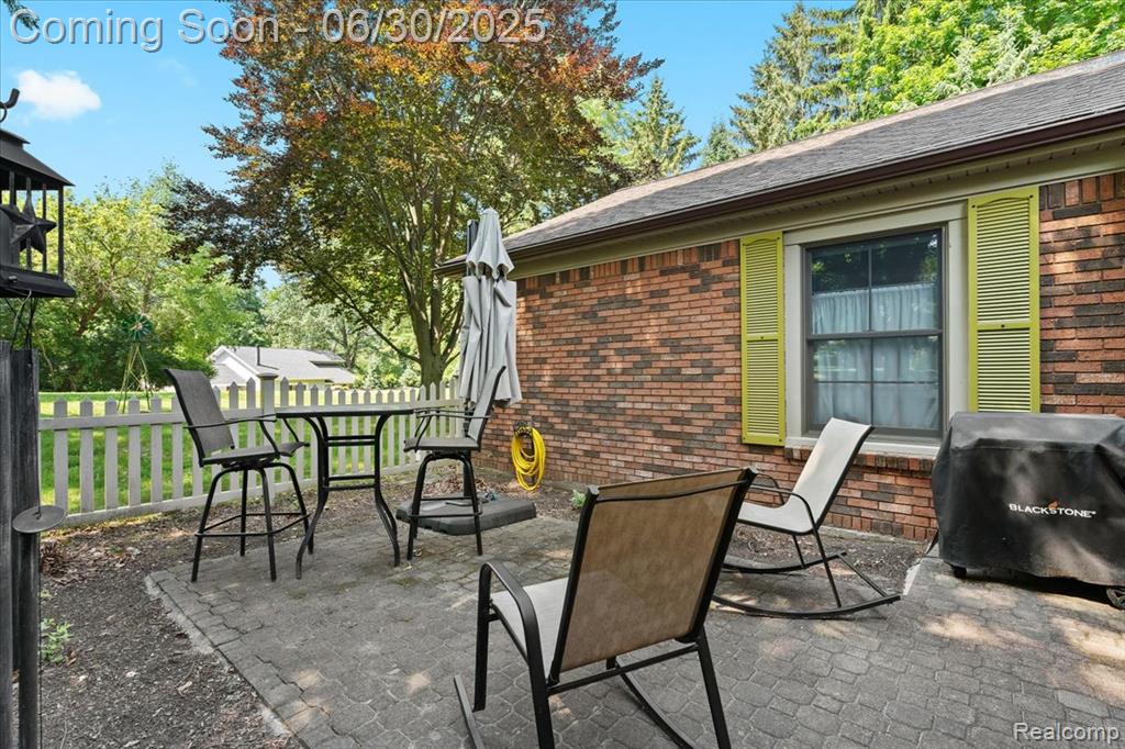 7248 Parkwood Drive, Fenton, MI 48430 — Photo 4