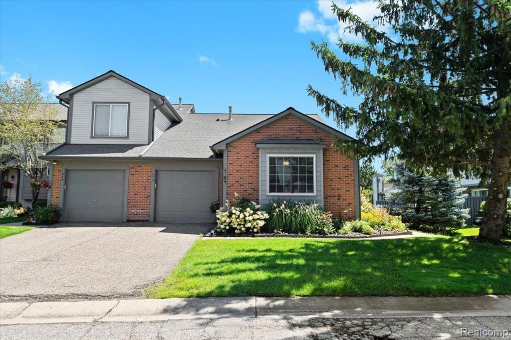 456 WINWOOD Circle, Walled Lake, MI 48390 — Photo 2