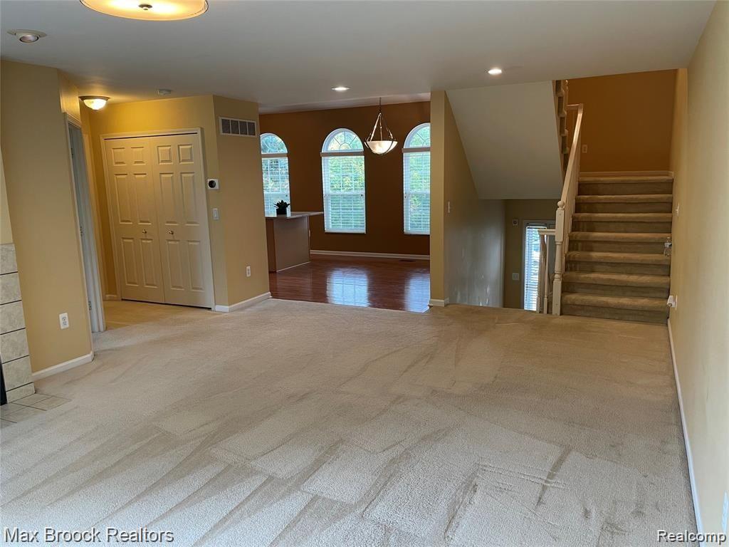 754 SANDALWOOD Drive, Troy, MI 48085 — Photo 6