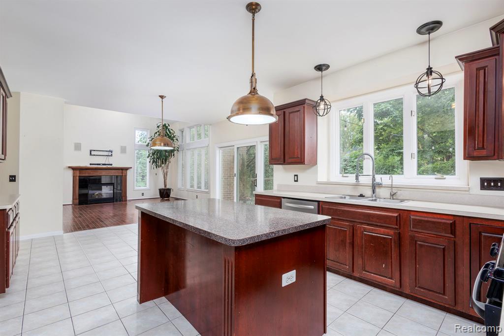 620 Appoline Court, Rochester, MI 48307 — Photo 13