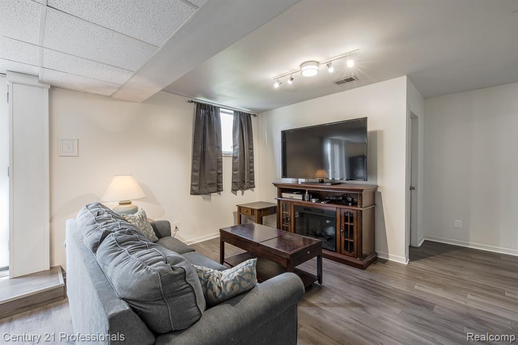5492 E Alyssa Court, White Lake, MI 48383 — Photo 52