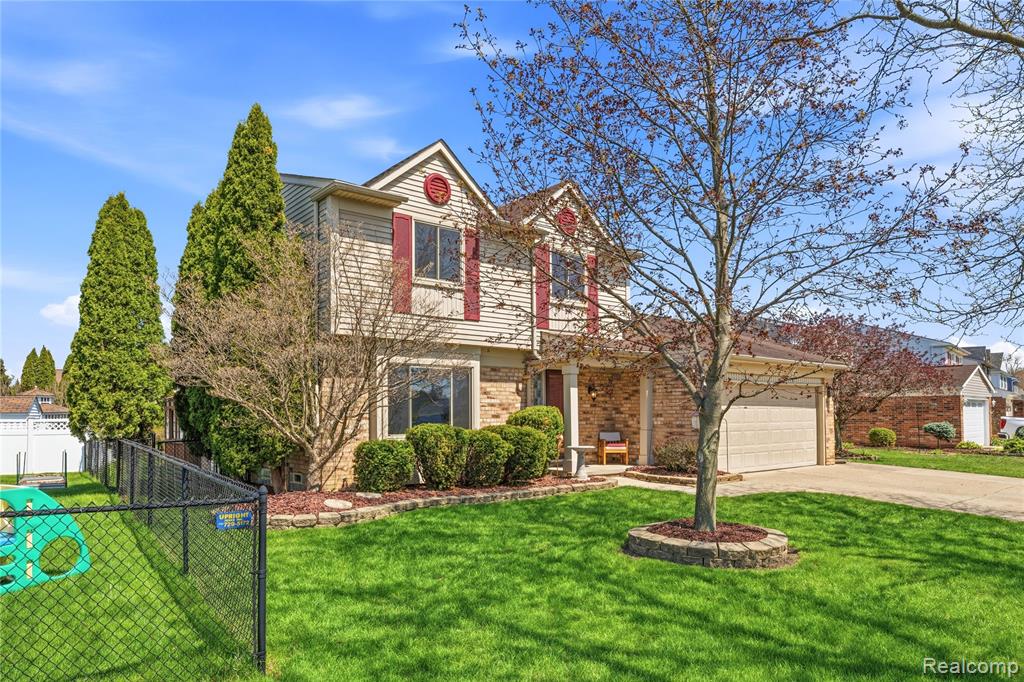 25030 Balsam Drive, Flat Rock, MI 48134 — Photo 31