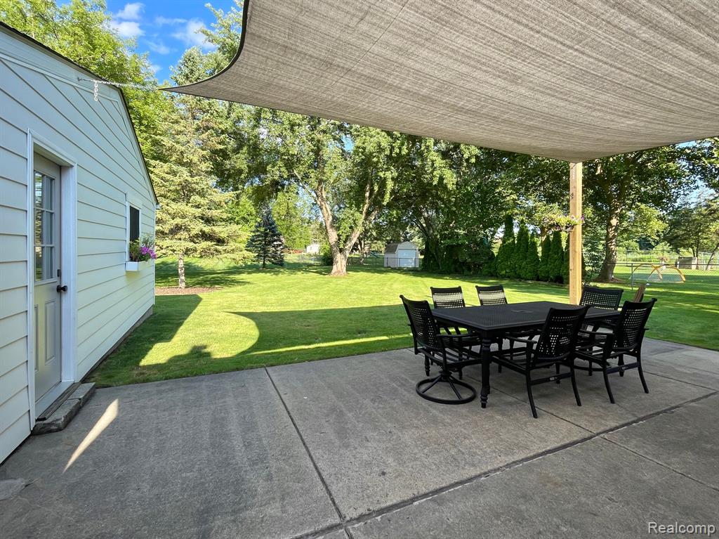 4654 Chapel Drive, Troy, MI 48085 — Photo 26