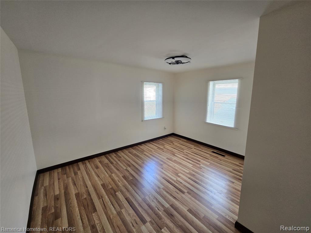 8991 LakeView Drive, White Lake, MI — Photo 25