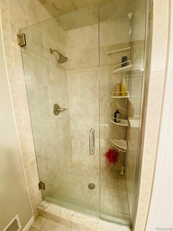 8095 Woodstone Court, Grand Blanc, MI 48439 — Photo 16