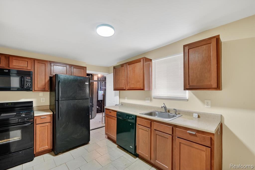 6914 Arlene Court, Romulus, MI 48174 — Photo 6
