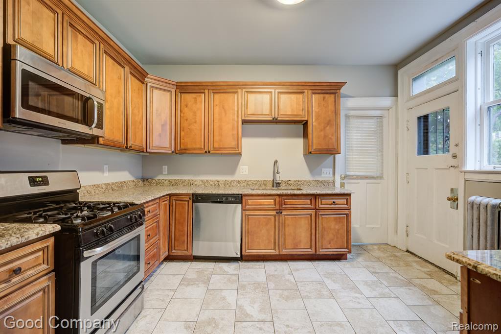 433 E KIRBY Street, Detroit, MI 48202 — Photo 17
