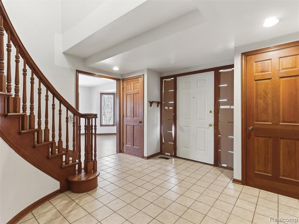 6400 Bridle Lane, Highland, MI 48356 — Photo 6