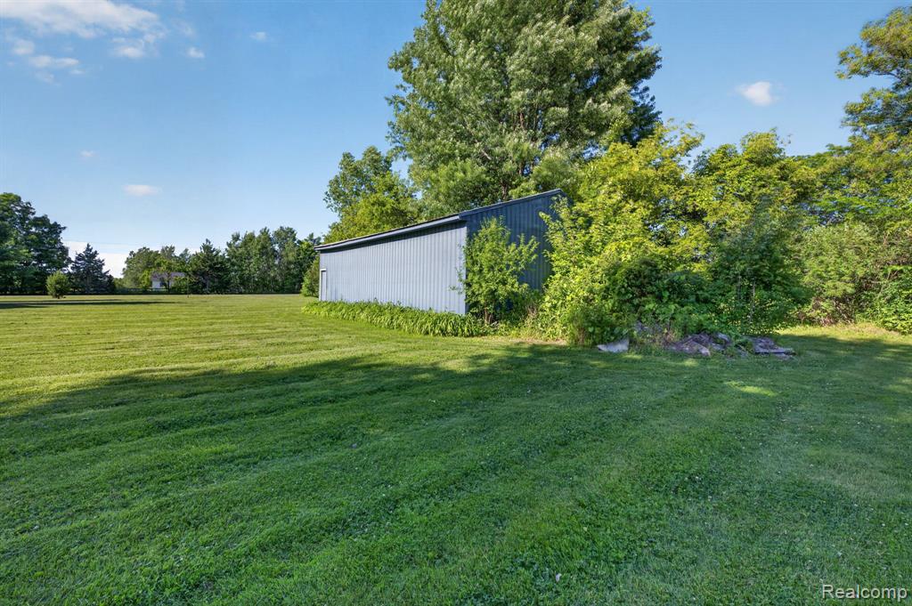 7077 Frances Road, Flushing, MI 48433 — Photo 34