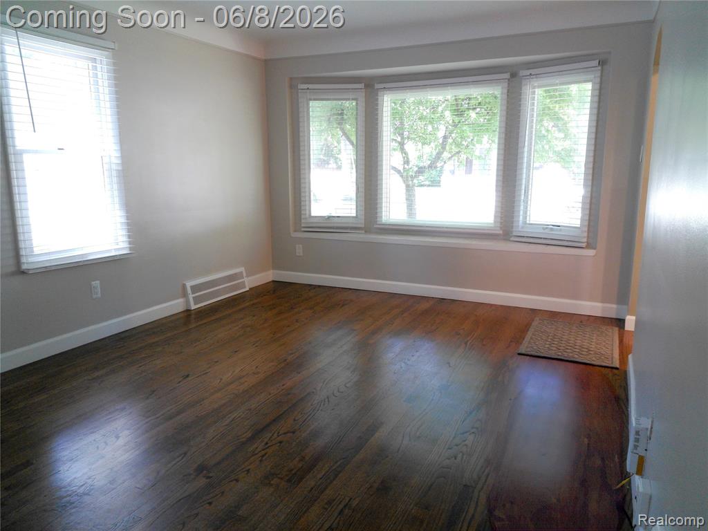 619 S Gainsborough Avenue, Royal Oak, MI 48067 — Photo 2