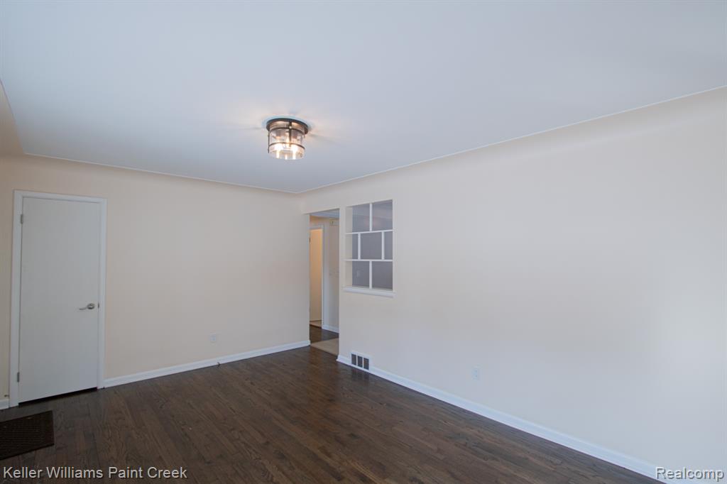5617 Westfalen Drive, Shelby Twp, MI 48317 — Photo 4