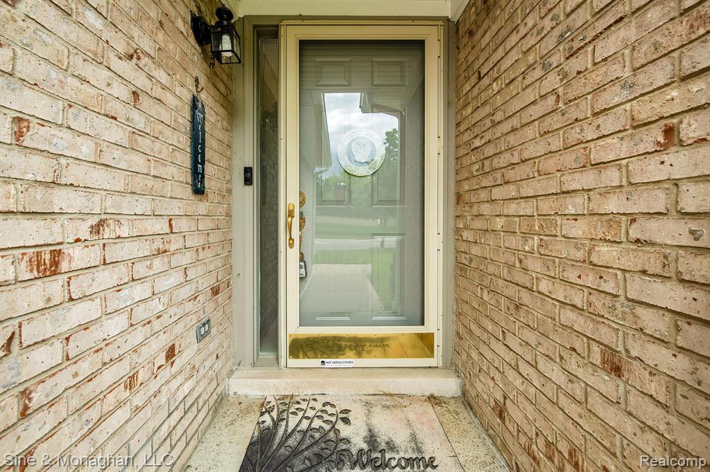 41856 RIVERWOOD Court, Canton, MI 48187 — Photo 3