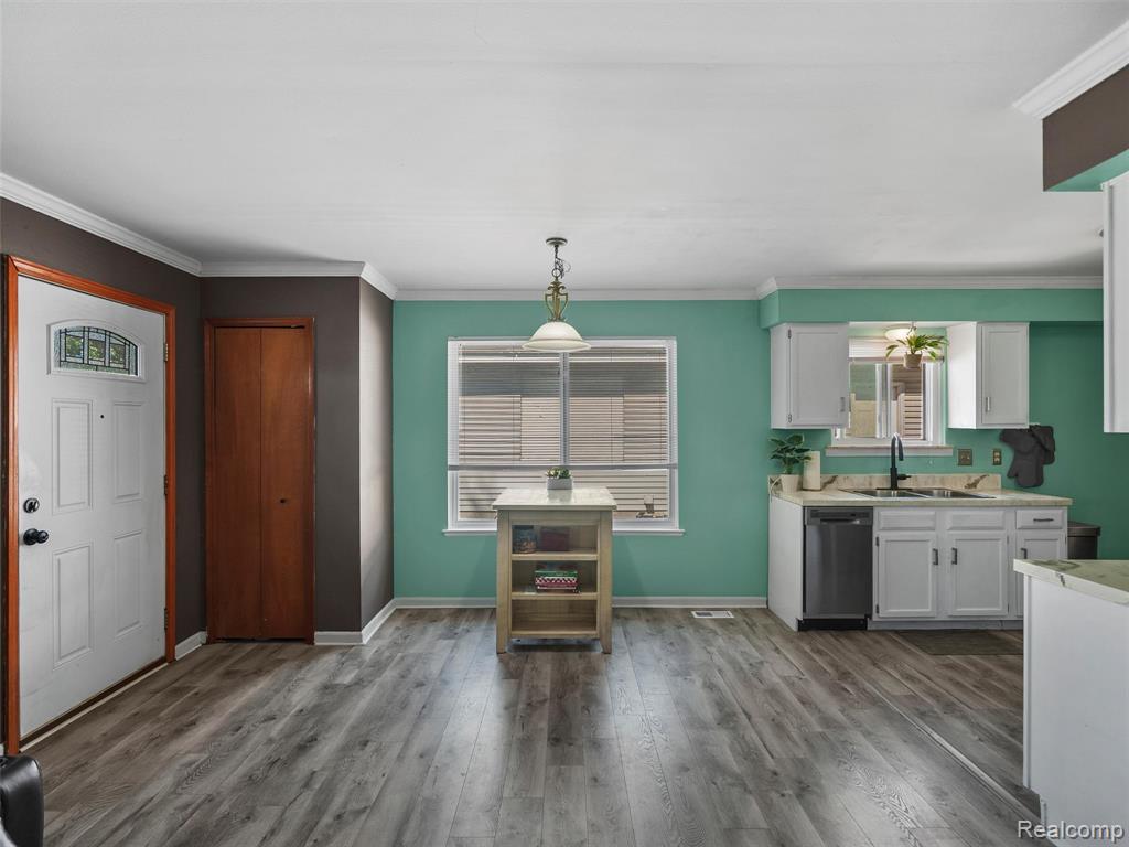 47080 Greenview Road, Shelby Twp, MI 48317 — Photo 9