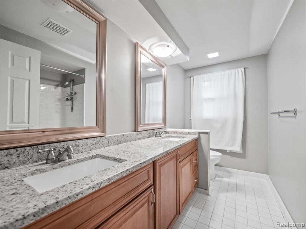 5707 WOODWIND Drive, Bloomfield Hills, MI 48301 — Photo 29