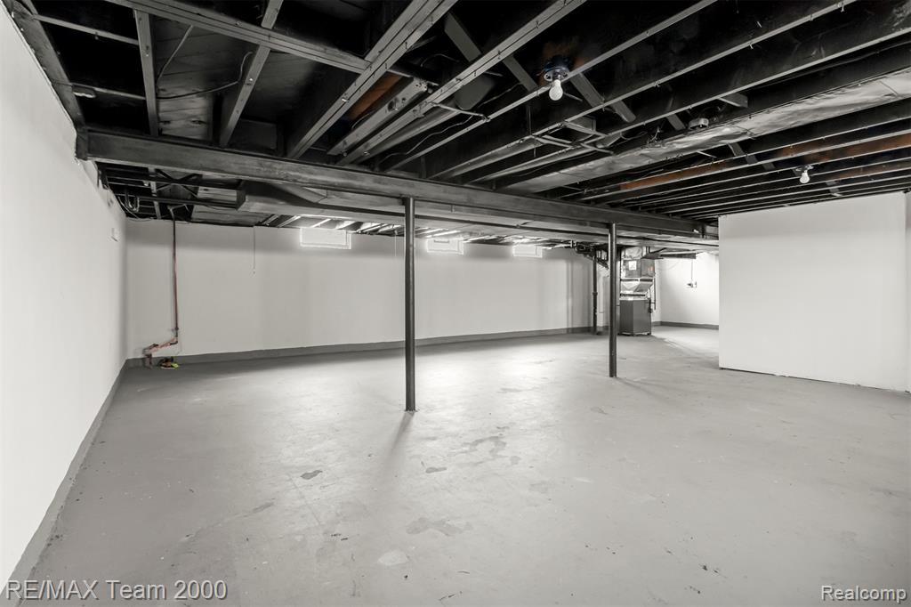 20295 Huntington Road, Detroit, MI 48219 — Photo 31
