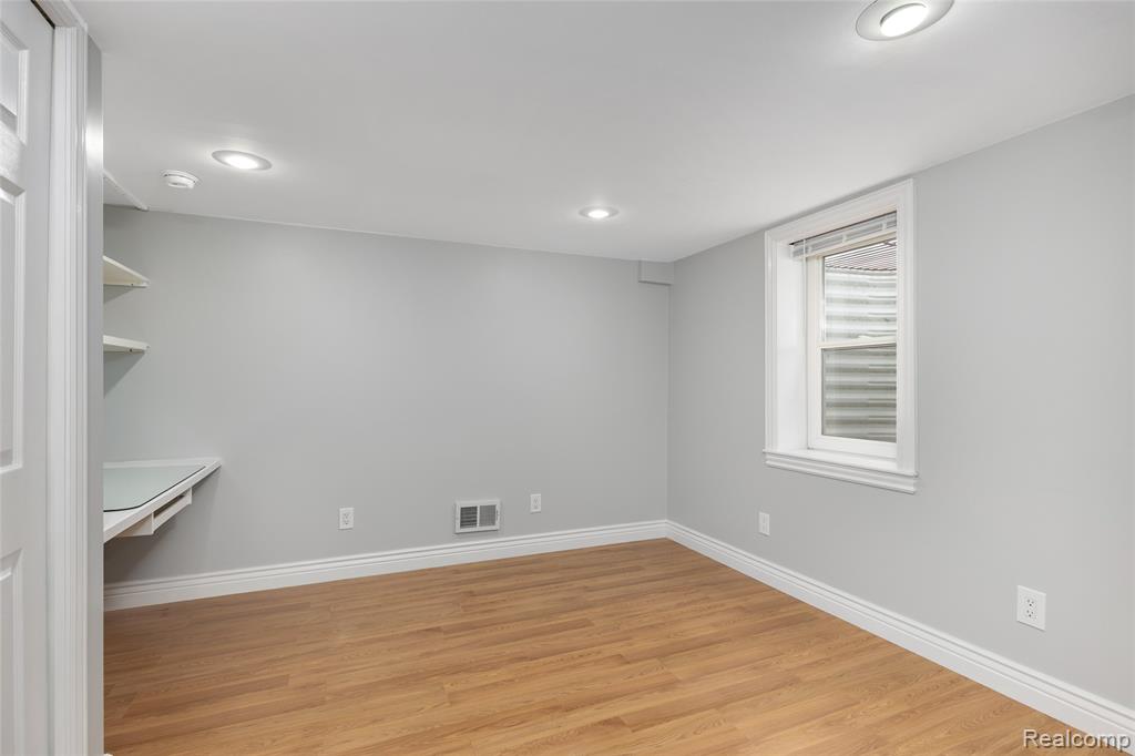 9474 Thames Boulevard, White Lake, MI — Photo 24