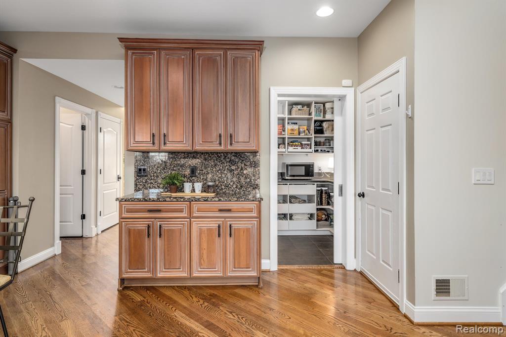 15316 BAY HILL Drive, Northville, MI 48168 — Photo 17